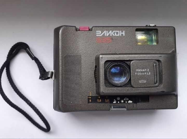 Ретро фотоаппарат  Эликон 535
