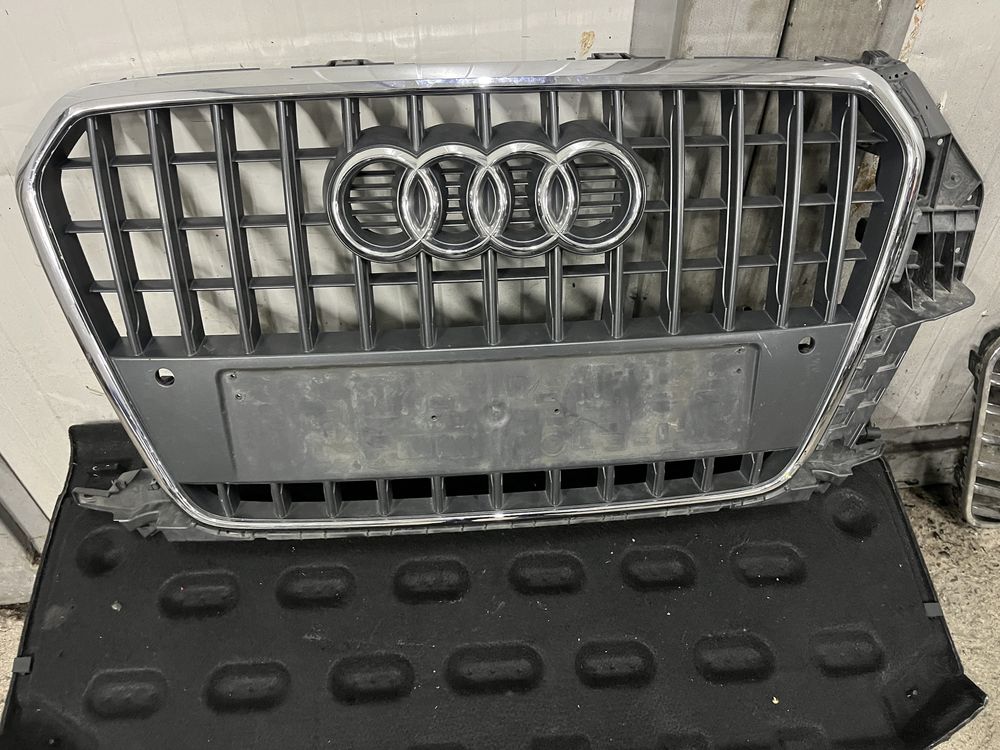 Решетка Audi Q3/Ауди Кю3 2015