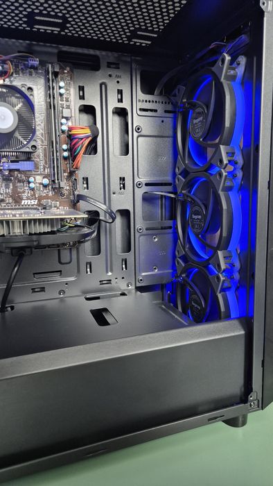 PC Gaming + Monitor + Periferice – GTX 1050 Ti, 8 GB RAM