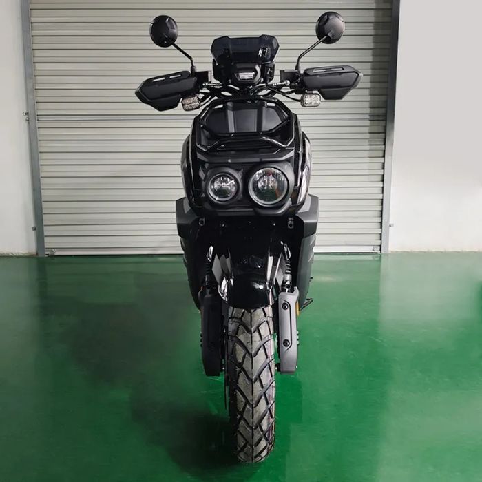 Новый бензиновый скутер Танк