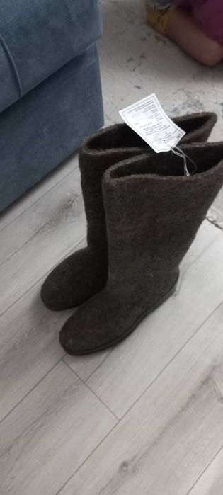 Продам валенки                      .