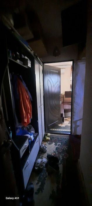 Срочна 1 хонали уй сотилади