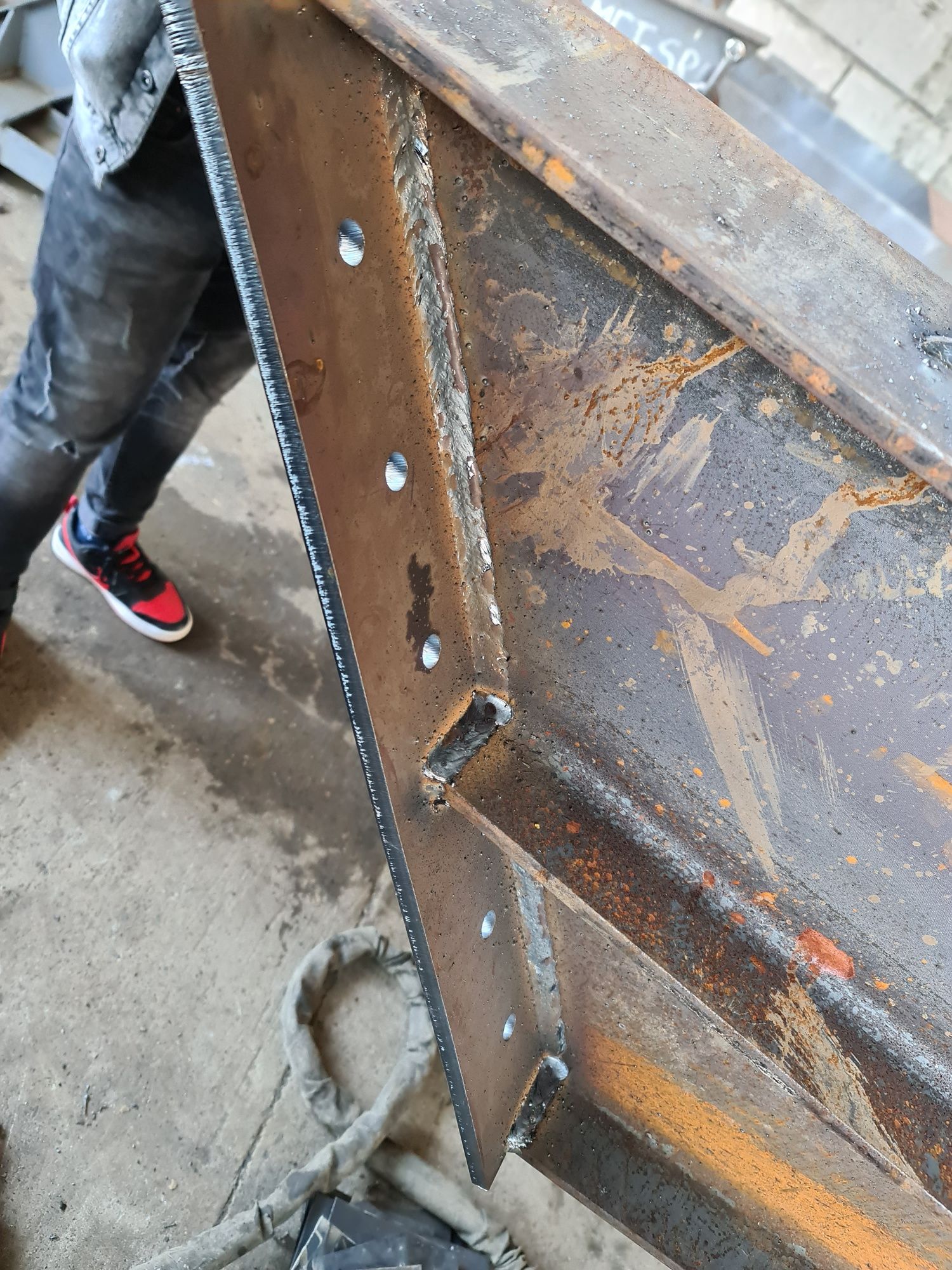 Vând structura metalica