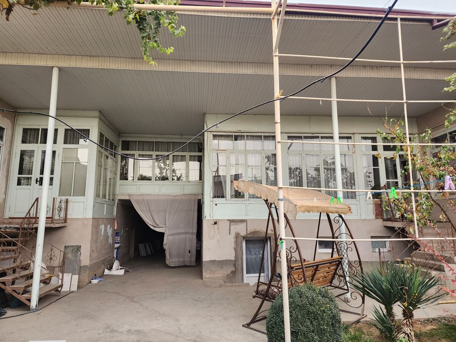 Ayvon uchun rom eshiklari bilan..tekinga