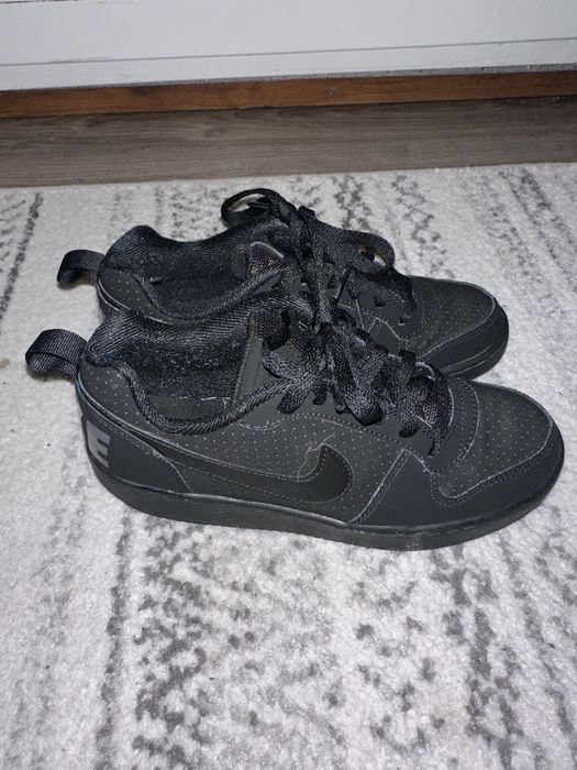 Adidasi Nike marimea 37,5