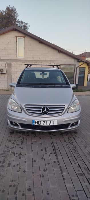 Vând Mercedes b 180clas