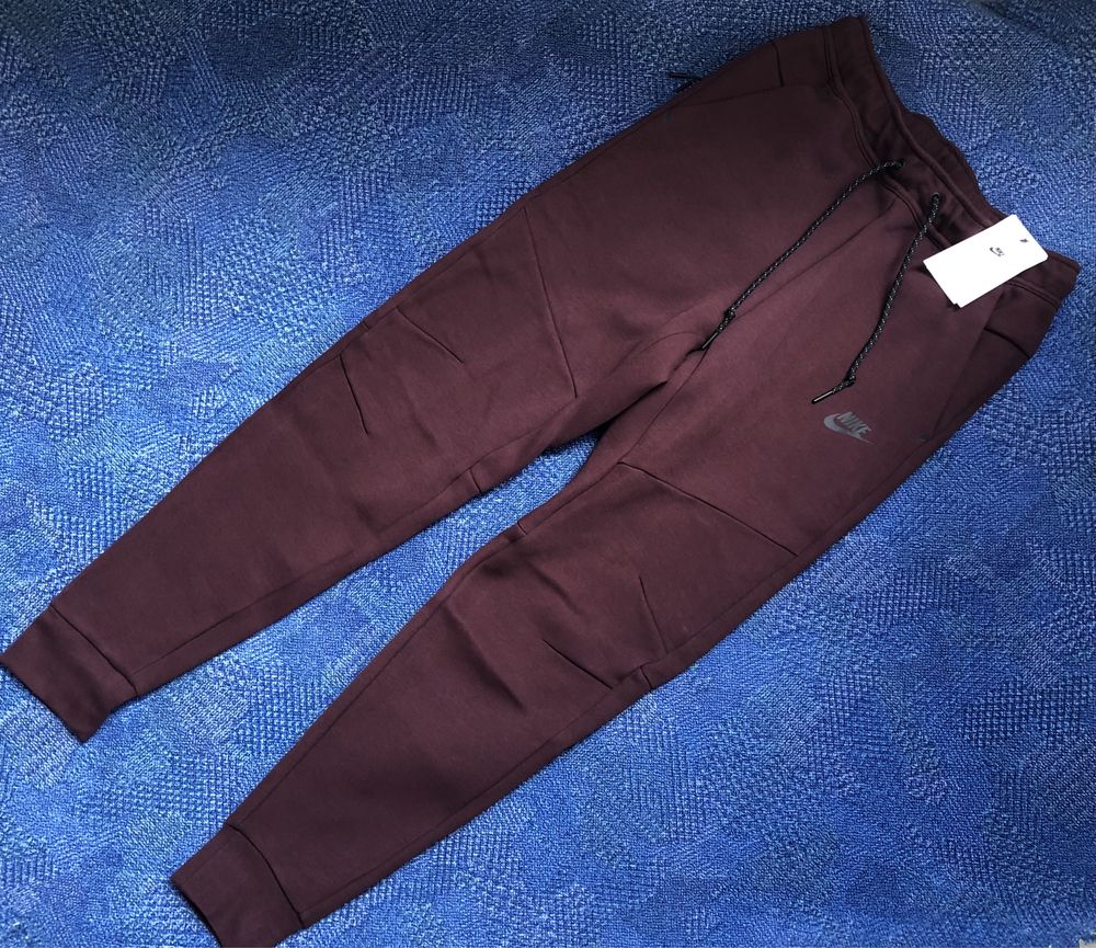 Nike Tech Fleece Joggers ОРИГИНАЛНО мъжко долнище S и М