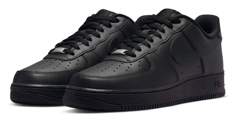 Nike Air Force 1 Triple Black UK8.5/EUR43номер/27.5см.