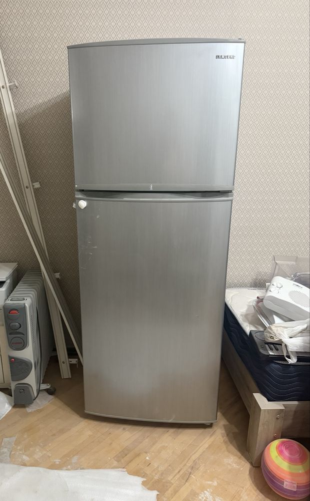 Холодильник Samsung