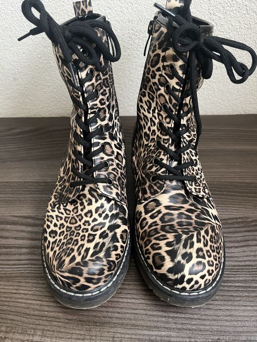 Боти 37 н . Като нови.