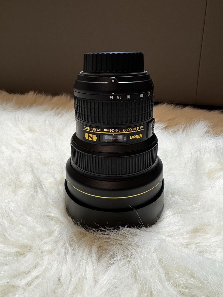 Dslr Nikon d5 body si obiective