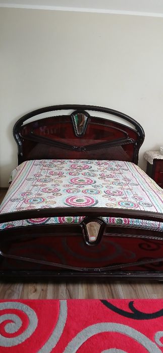 Mobila  Dormitor de lemn cires