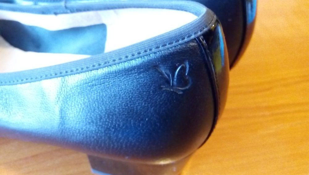 Caprice Нови дамски кожени обувки черни №38,5 H и стелка 25см