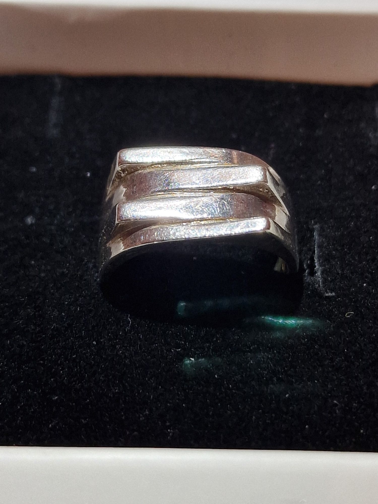 Сребърни пръстени и комплект пръстен с обеци