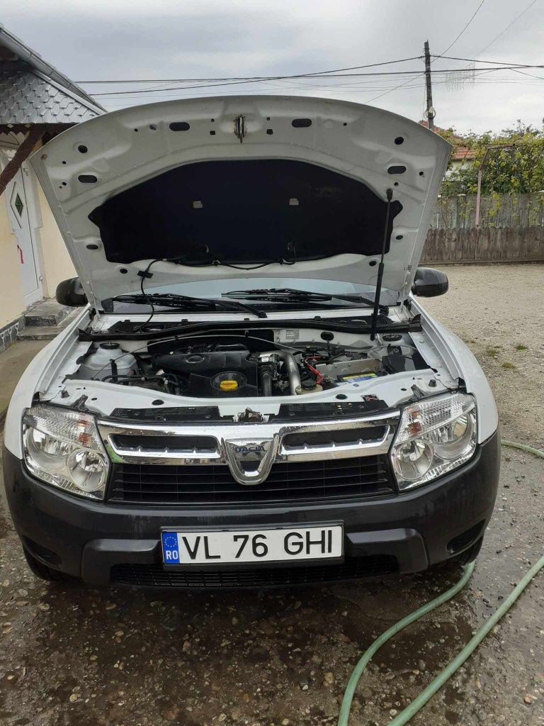 Vând/schimb urgent Dacia Duster 1.5 diesel 90cp