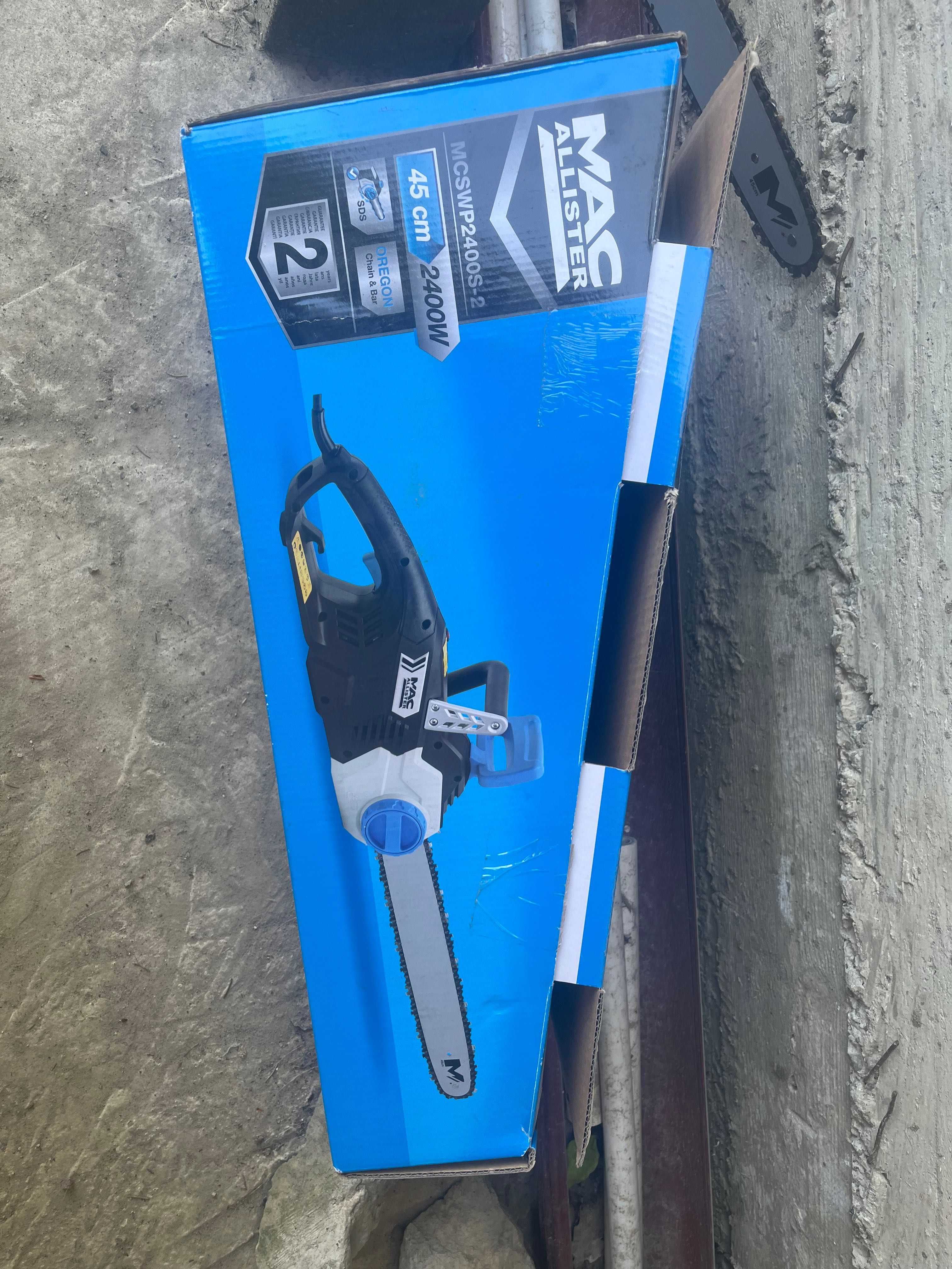 Fierăstrău electric