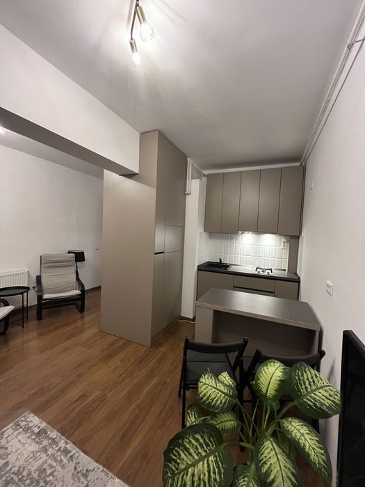 Studio cu parcare subterana particular