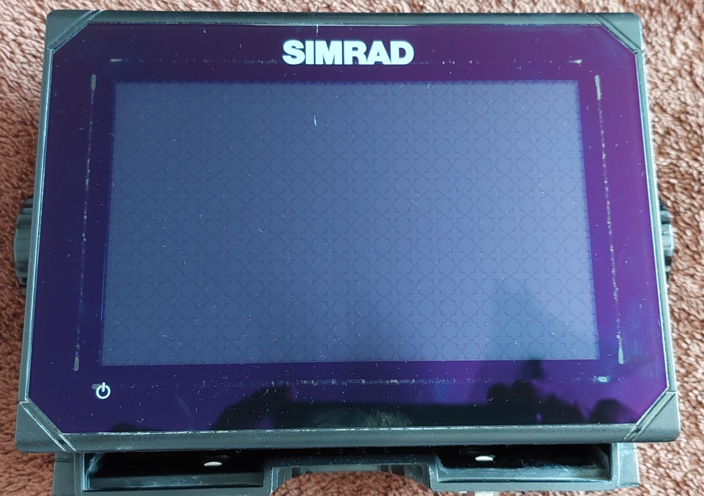 Продавам сонар SIMRAD GO7