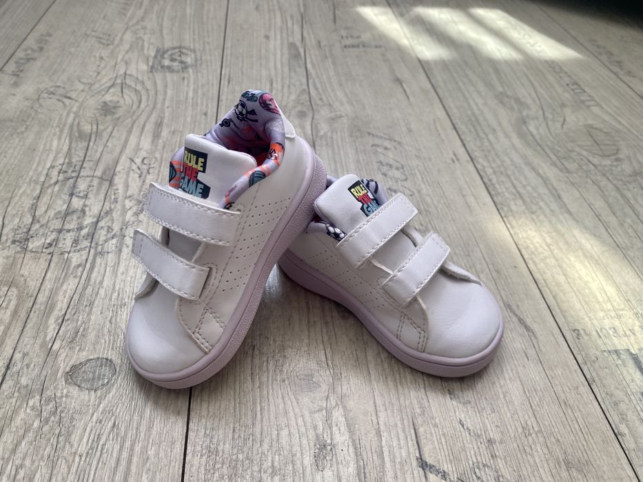 VAND Adidasi copii nr 19 impecabili