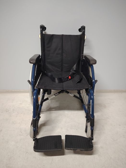 Carucior cu rotile/Fotoliu rulant  pentru persoane cu handicap.047