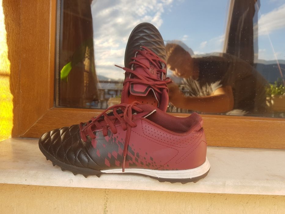 Детски футболни обувки