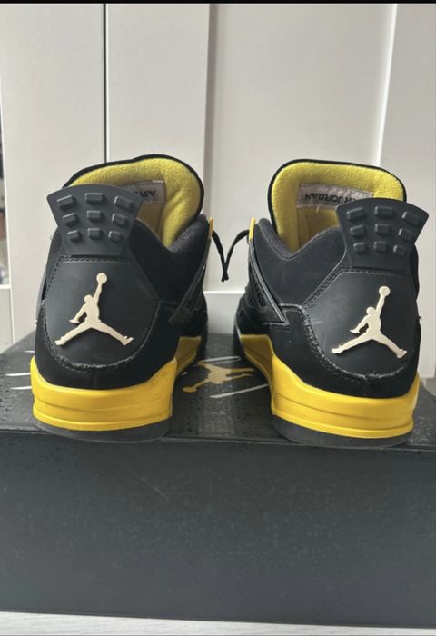 Jordan 4 yellow thunder