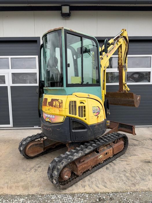 Miniescavator yanamr 2,8 tone