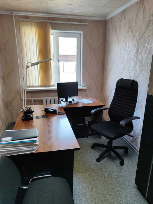 НЕДОРОГО помещение под офис, салон, аптеку с ремонтом в центре города