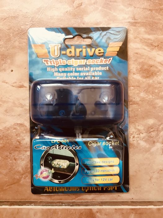 Adaptor Bricheta/priza cu 3 iesiri