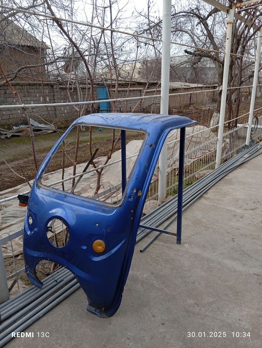 Кабина моторолерга сотилади