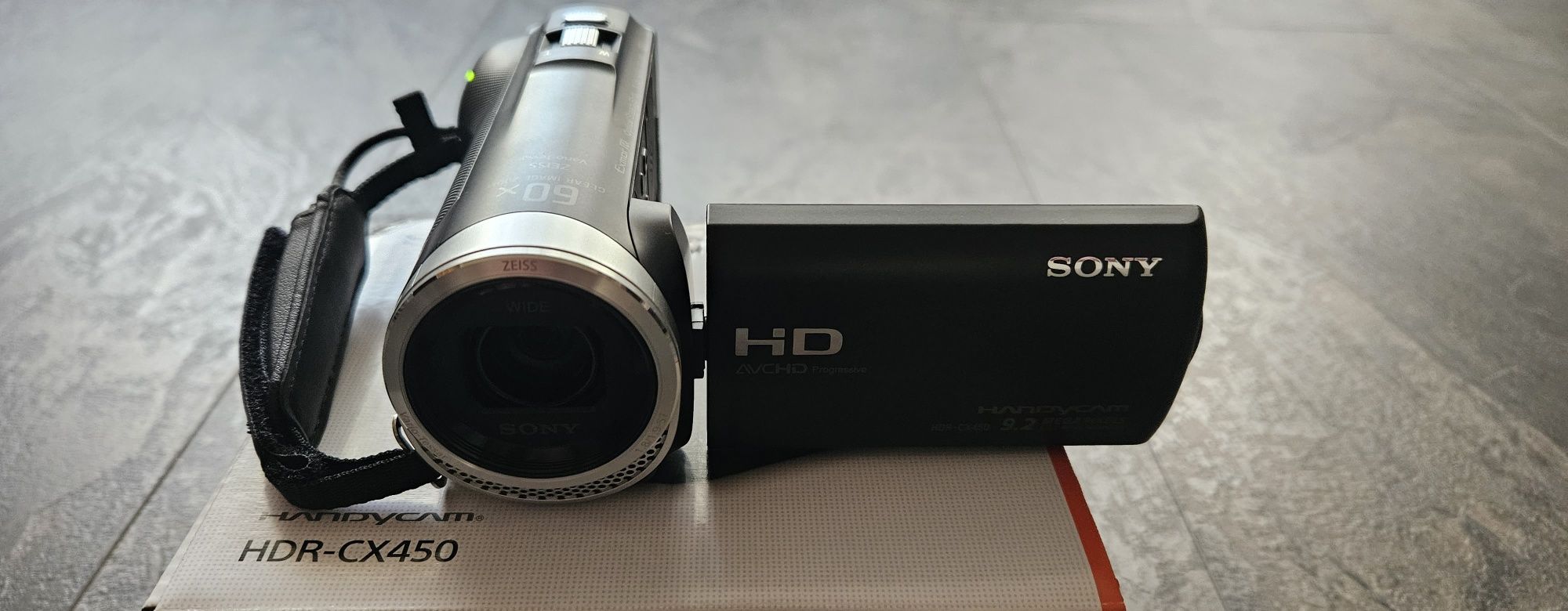 Продавам видеокамера Sony HDR - CX450 включена само за проба