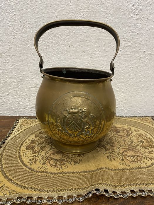 Месингова кашпа 1900 те колекционерска хералдическа украса