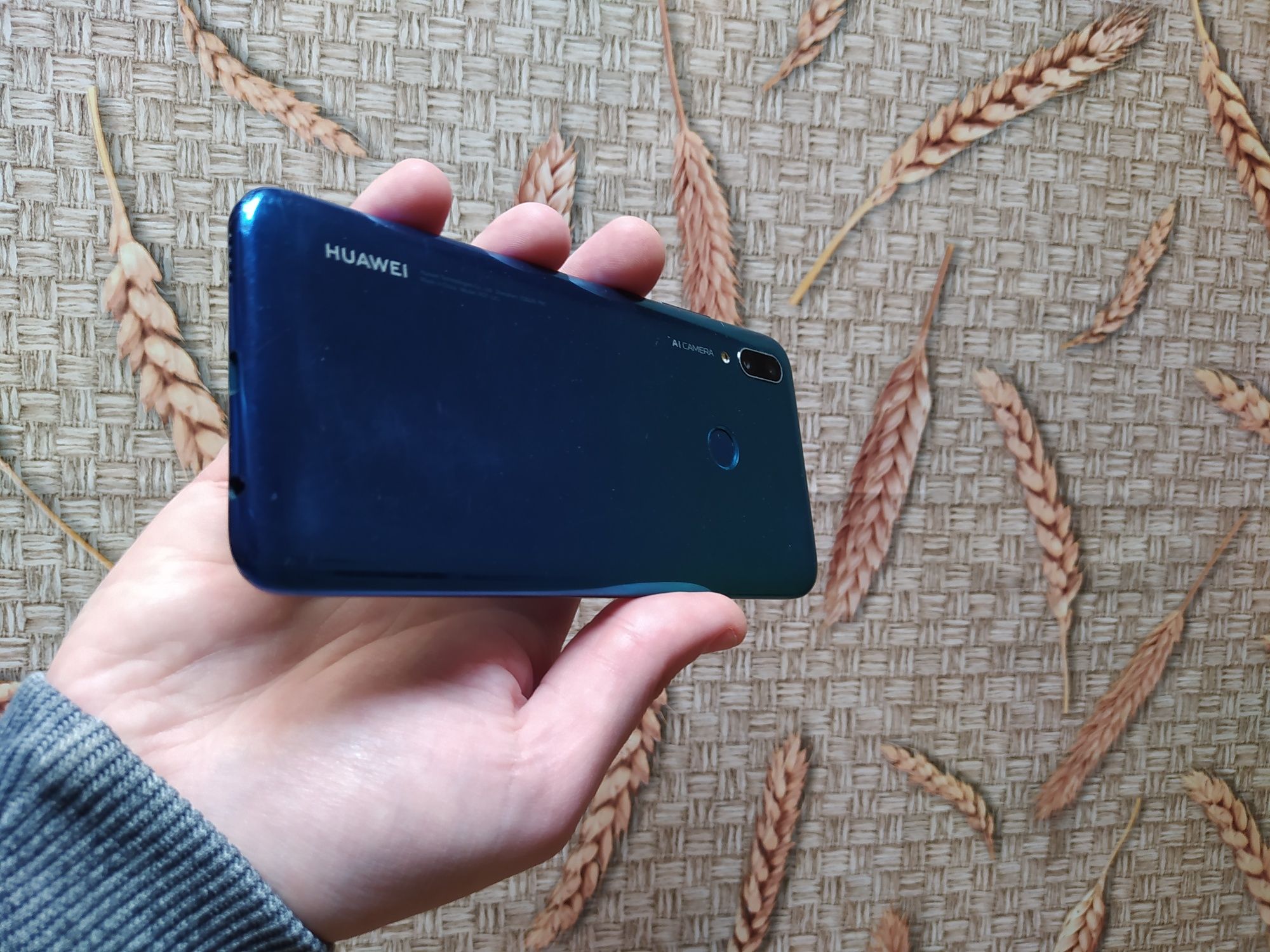 Продавам телефон Huawei P smart 2019