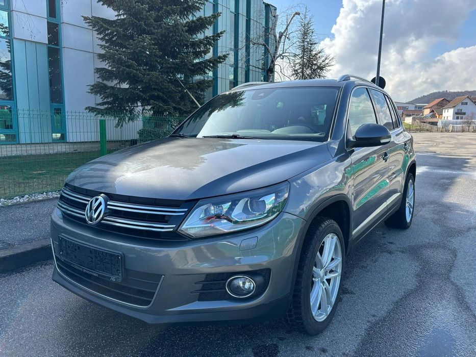 Volkswagen Tiguan 2.0 TDI 4Motion Navigatie/Panoramic/Trapa/Bi-Xenon