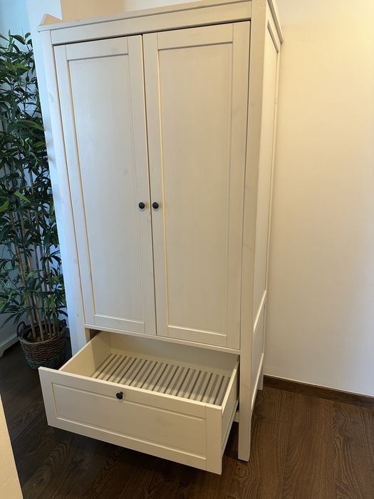 Vand dulap Ikea Sundvik impecabil