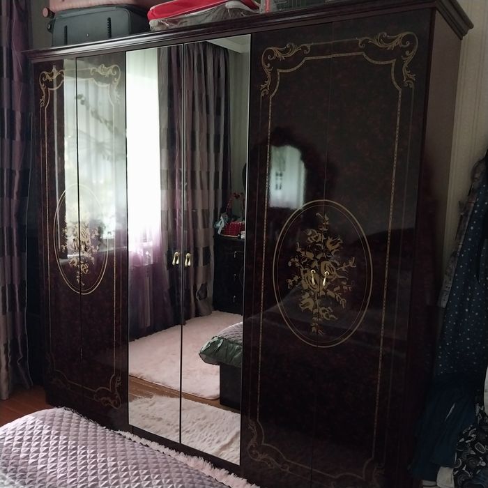 Спальный гарнитур