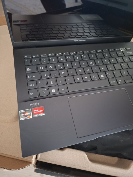 Asus Zenbook 14"  OLed 2.8K, Ryzen 7, 16Gb, 512Ssd, Iluminata