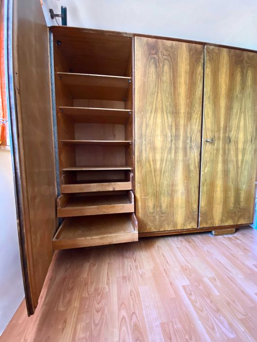 Гардероб от орех