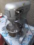 Malaxor mixer planetar 10 litri. Preț 1400 lei.
