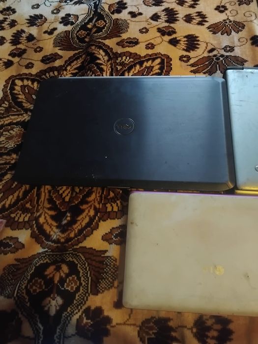 De vânzare 3 leptopuri