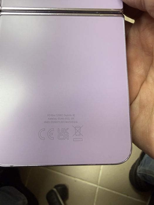 Samsung Galaxy Z Flip 4 - с дефект