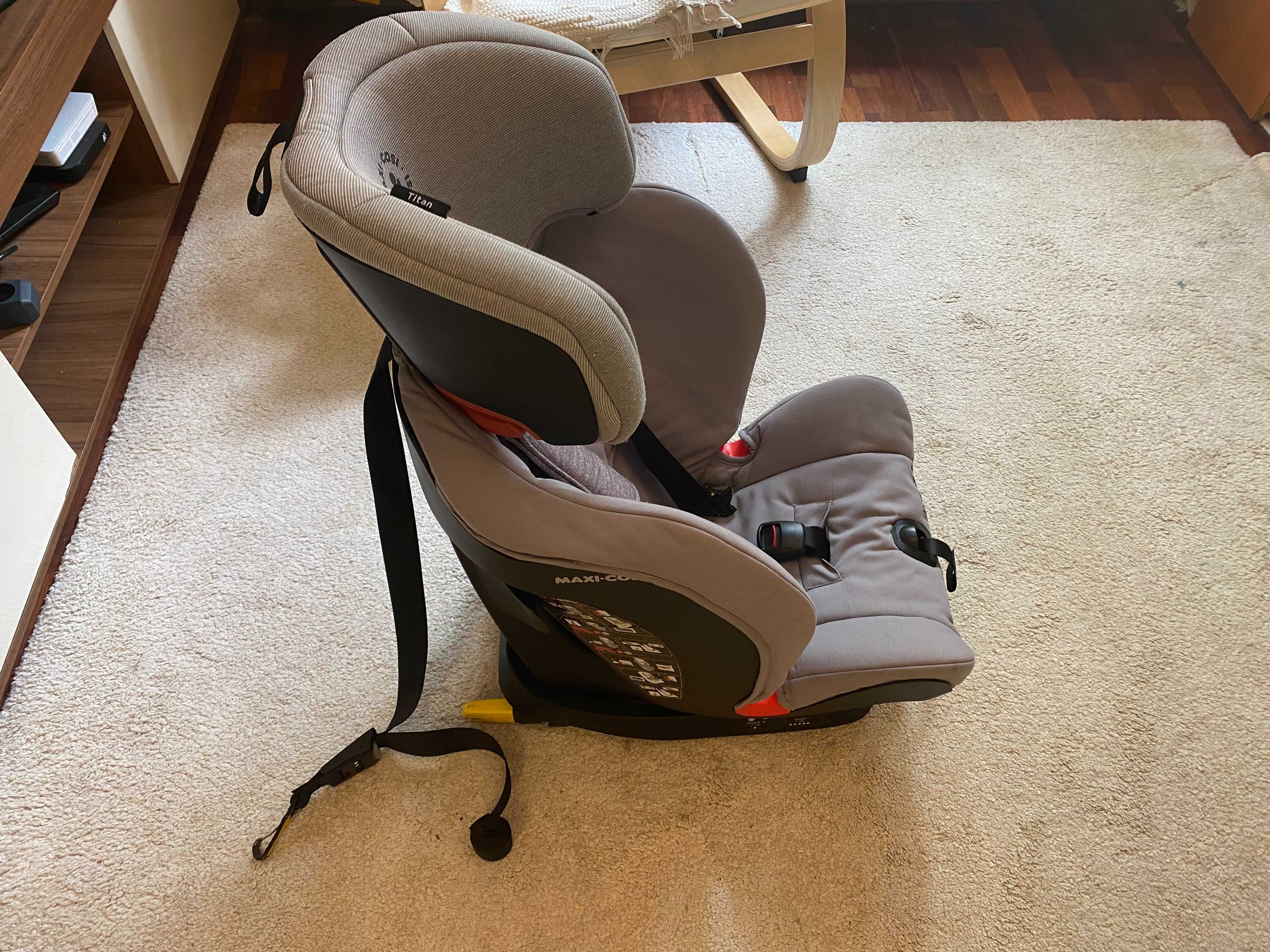 Столче за кола Maxi Cosi Titan Plus * 9м - 12г * 9 - 36 кг * Като ново