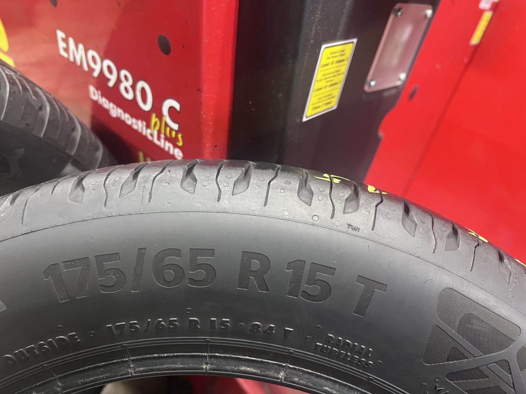 Летни гуми 175/65 R15 Continental
