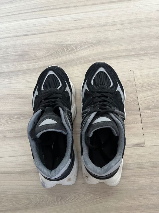 Обувки от Tendenz