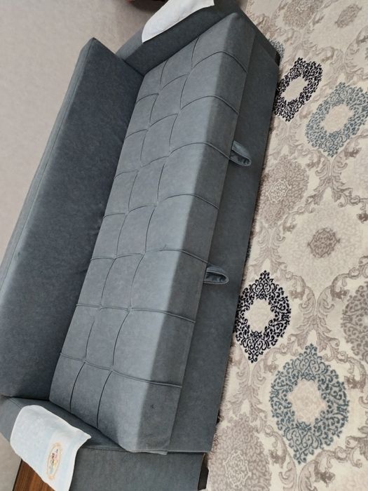 Продаётся диван.