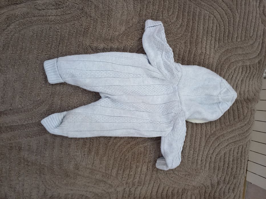 Угил болага кишки калин боди сотилади 110 мин сум Монна роса рубашка