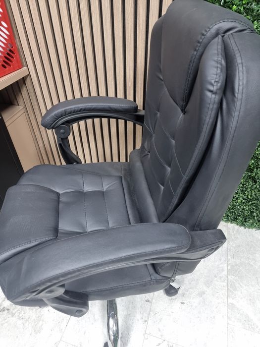 Луксозен офис стол нов със масаж