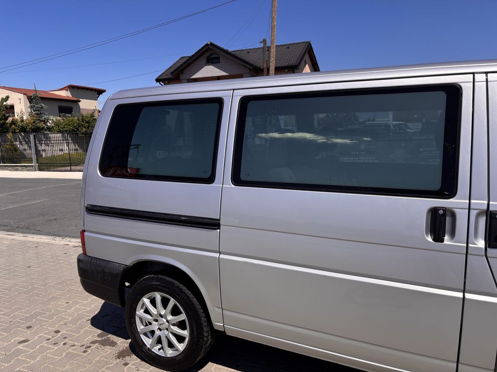 Vw t4 caravelle 9 locuri acv 102 cp an 2002