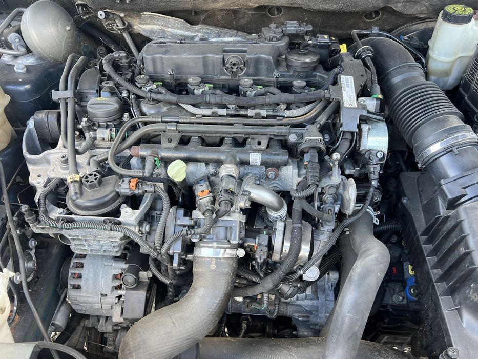 ДВГ Ситроен Ц 5 /Citroen C 5 2015 - 2017 година код на мотора AHW