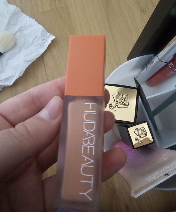 Huda beauty peach